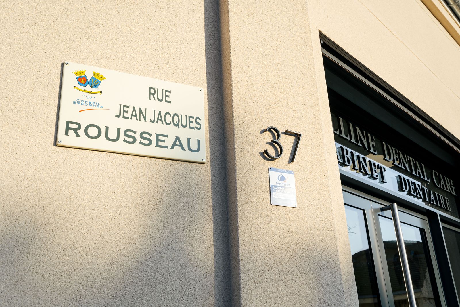 Collaboration entre praticiens dentaires à Corbeil-Essonnes – Apolline Dental Care